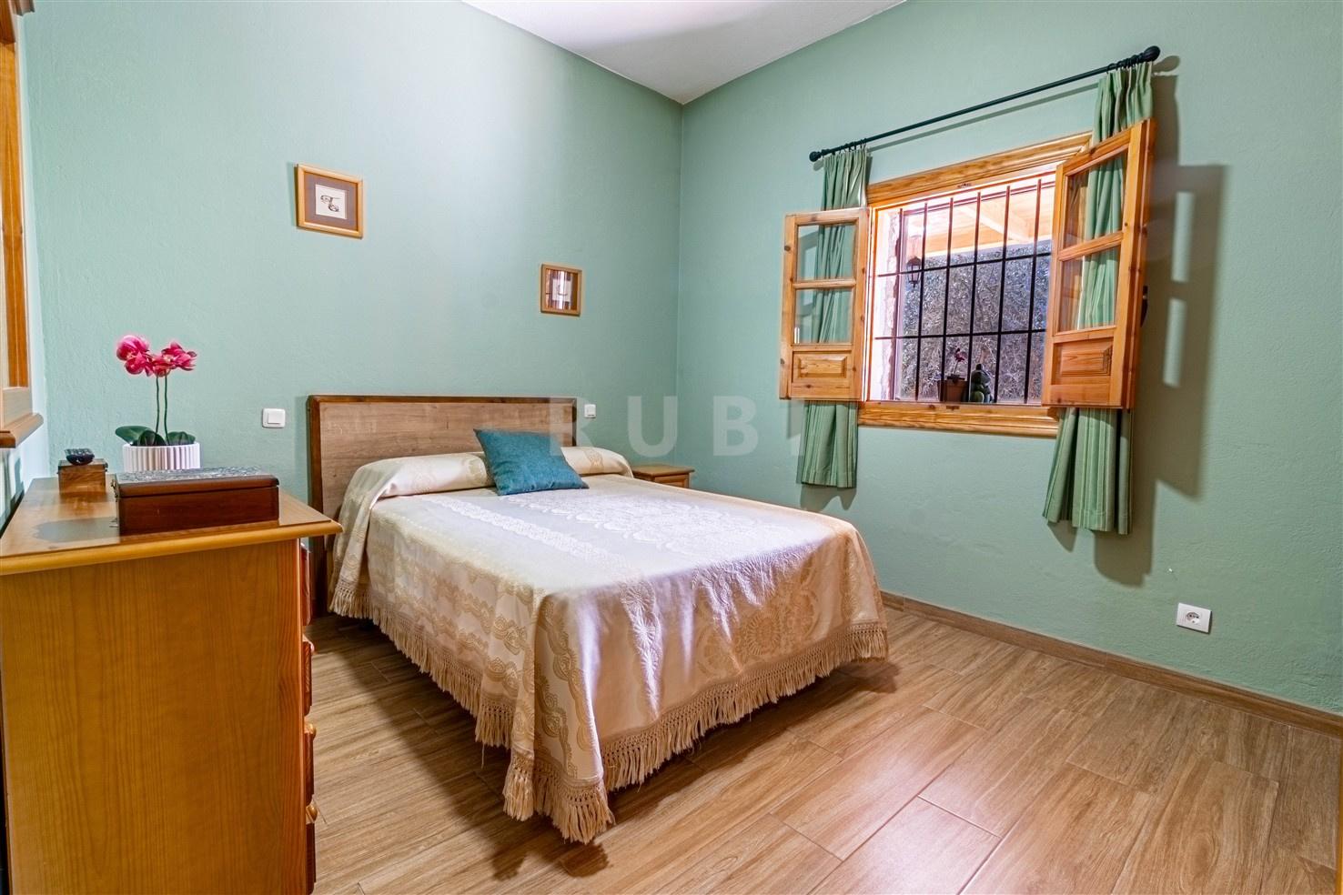 Villa for Sale in Órgiva