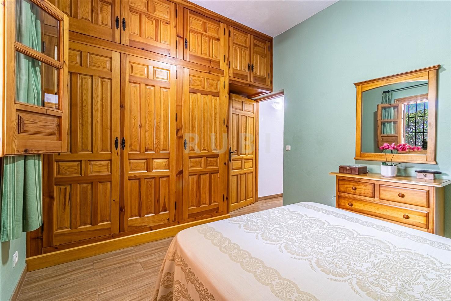Villa for Sale in Órgiva