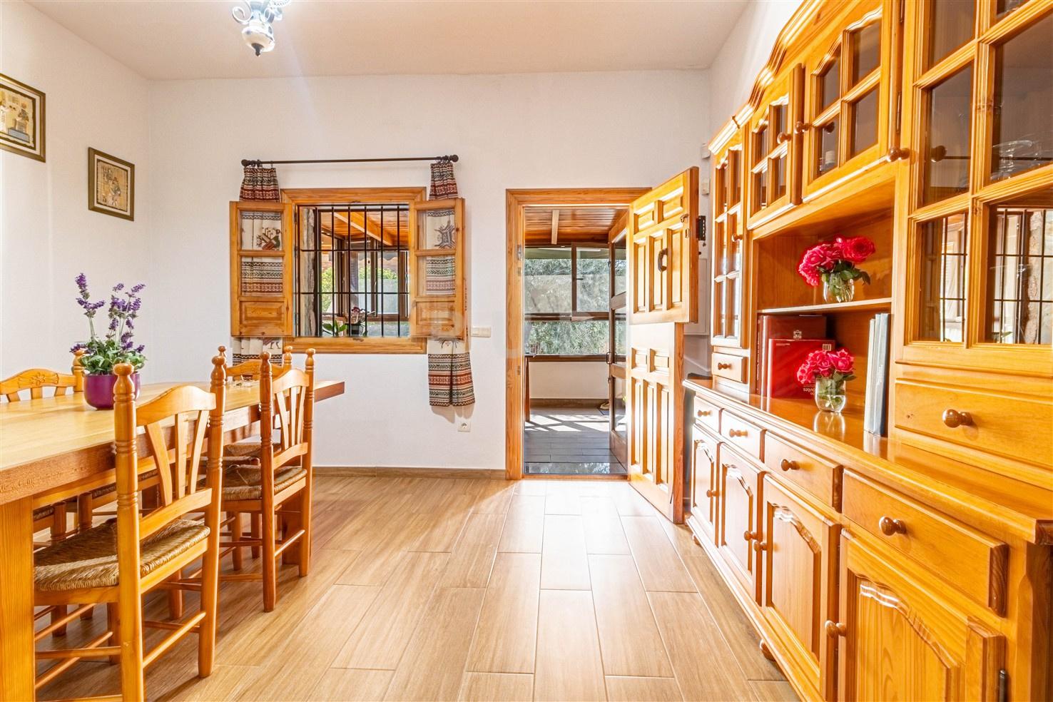 Villa for Sale in Órgiva