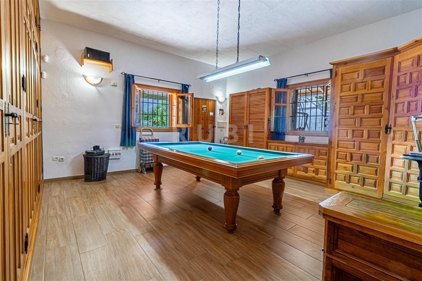 Villa for Sale in Órgiva