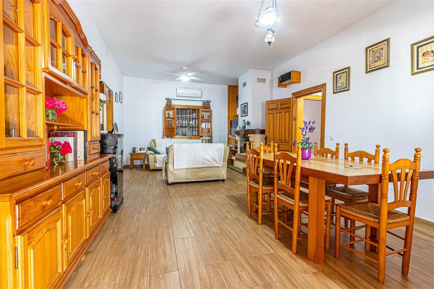 Villa for Sale in Órgiva