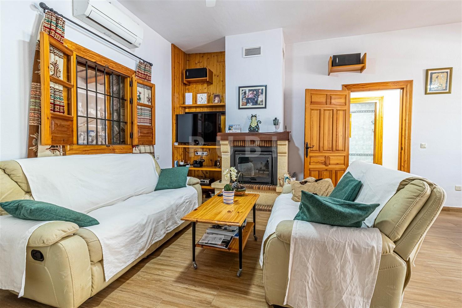 Villa for Sale in Órgiva