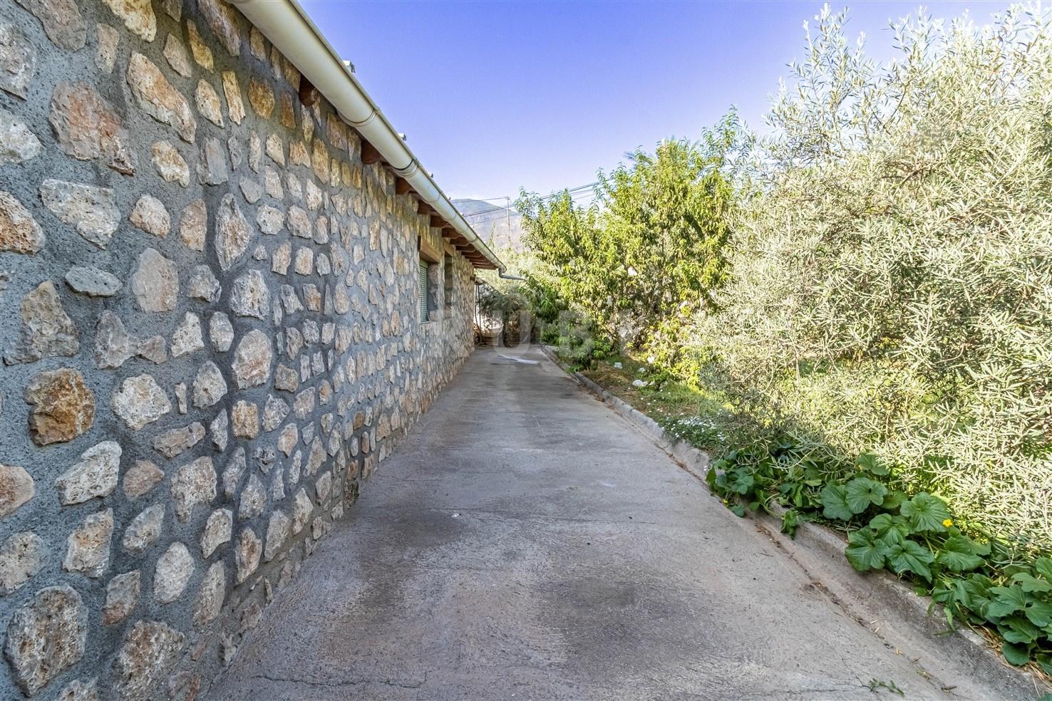 Villa for Sale in Órgiva