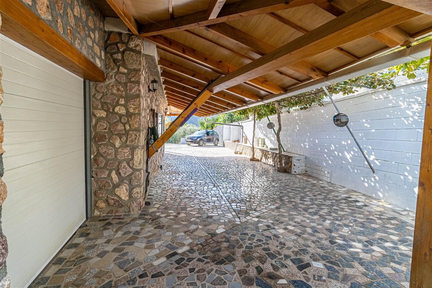 Villa for Sale in Órgiva