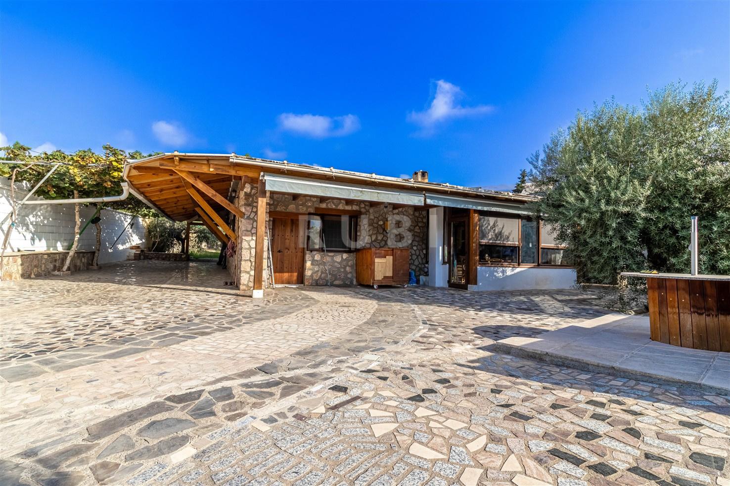 Villa for Sale in Órgiva