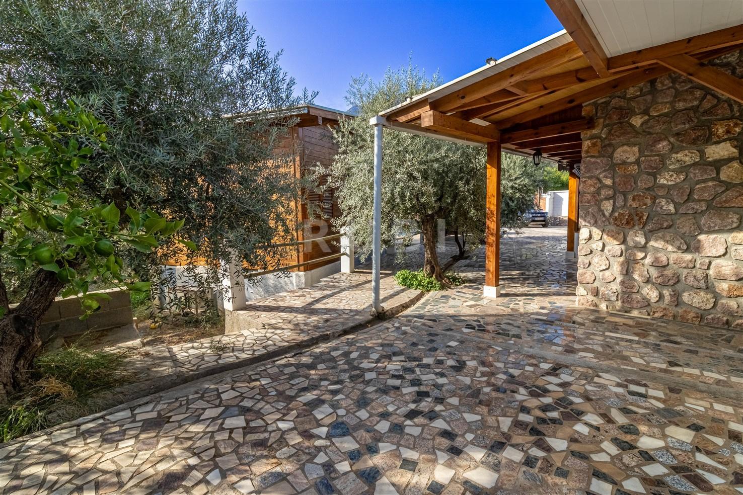 Villa for Sale in Órgiva