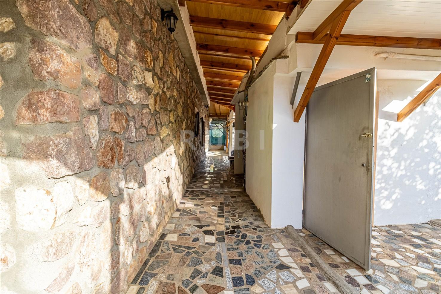 Villa for Sale in Órgiva