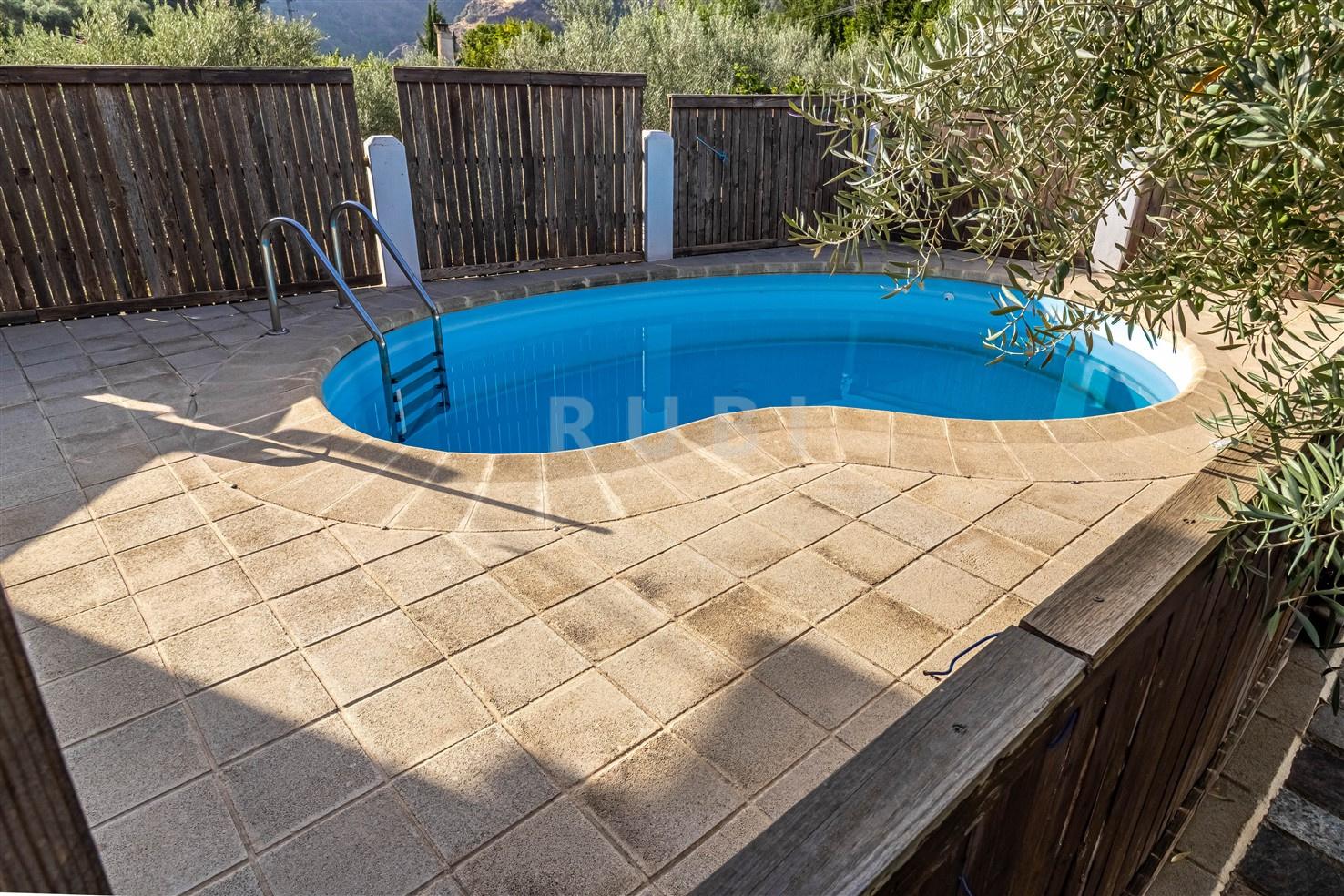 Villa for Sale in Órgiva