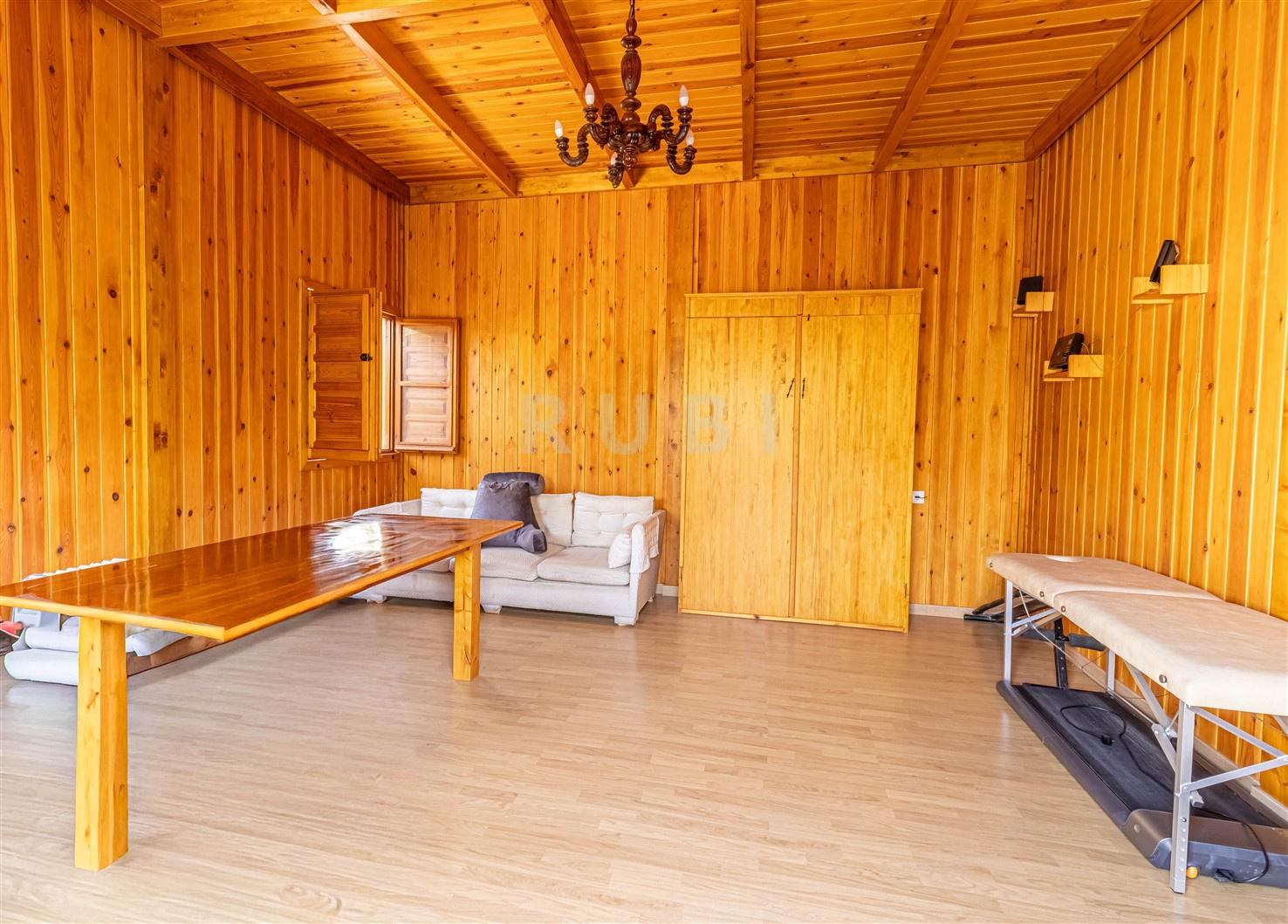 Villa for Sale in Órgiva