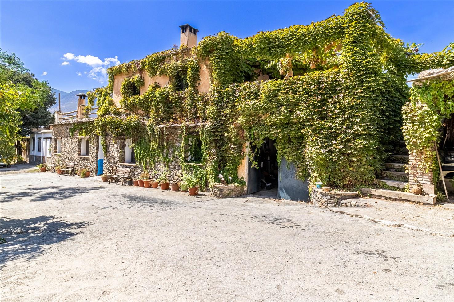 Villa for Sale in Órgiva