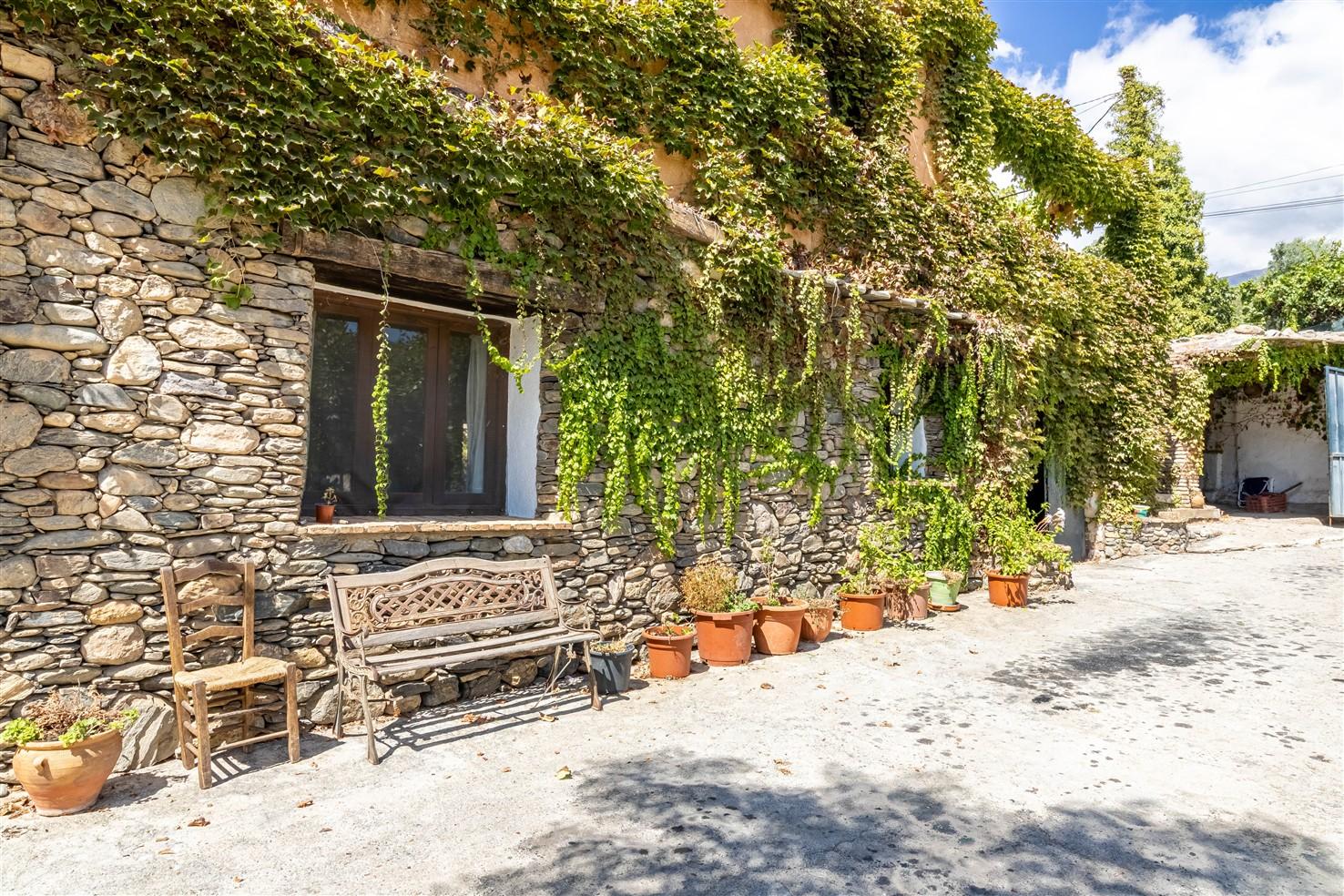 Villa for Sale in Órgiva