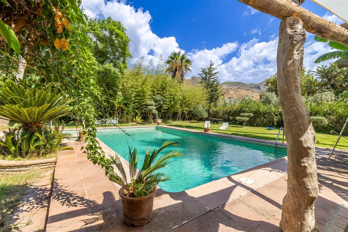 Villa for Sale in Órgiva