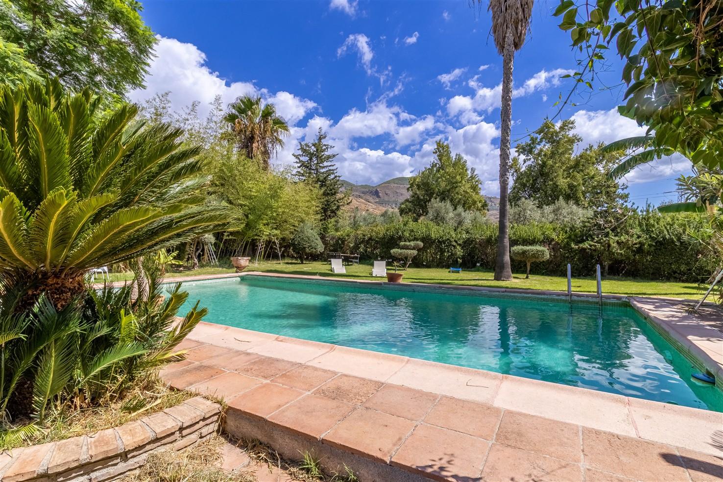 Villa for Sale in Órgiva