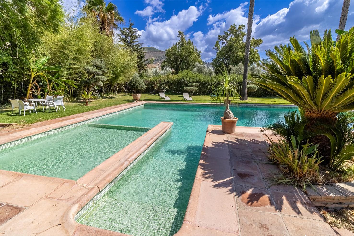 Villa for Sale in Órgiva