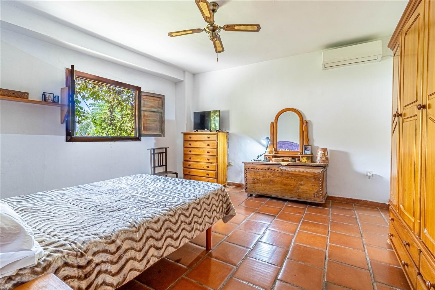 Villa for Sale in Órgiva