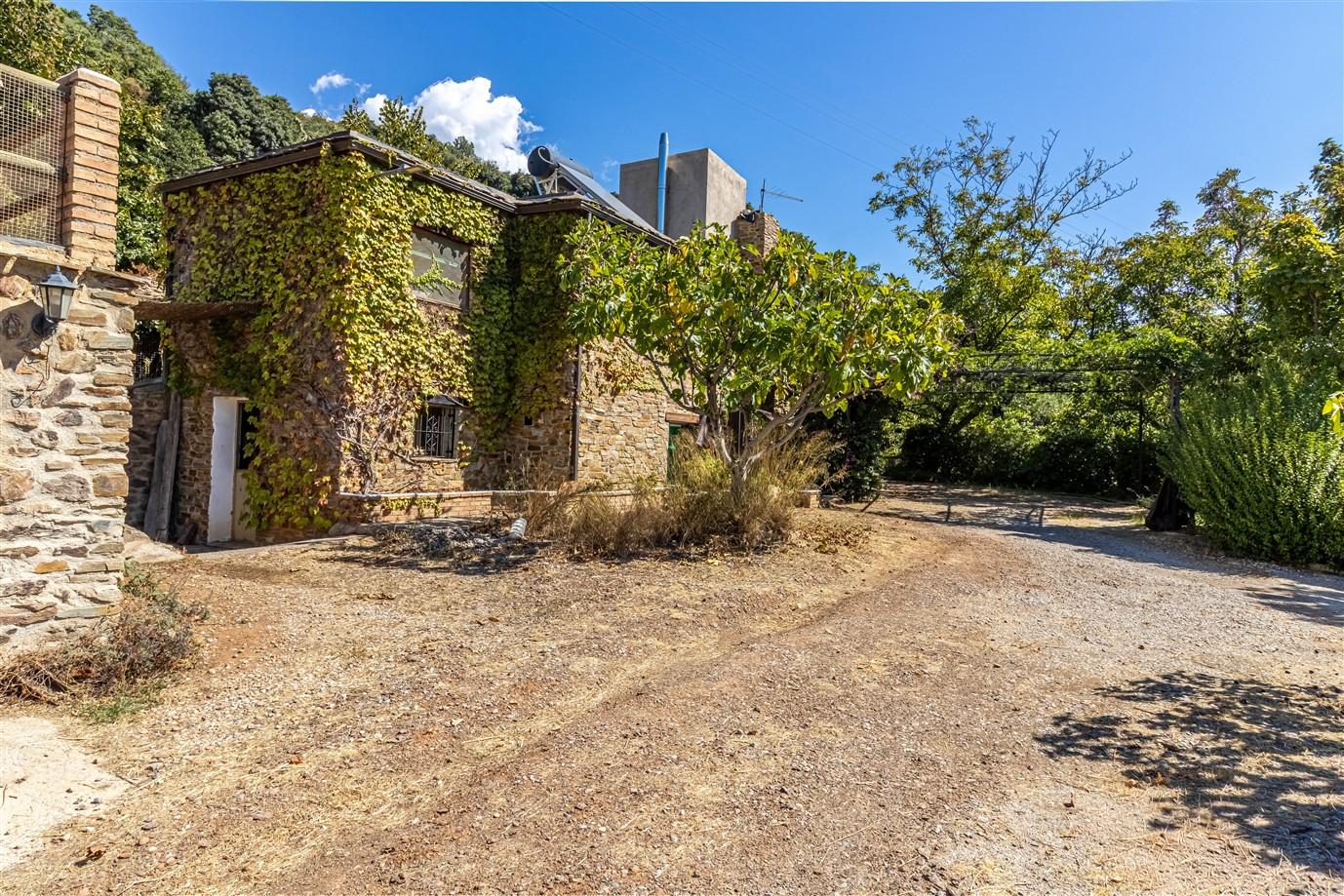 Villa for Sale in Lanjarón