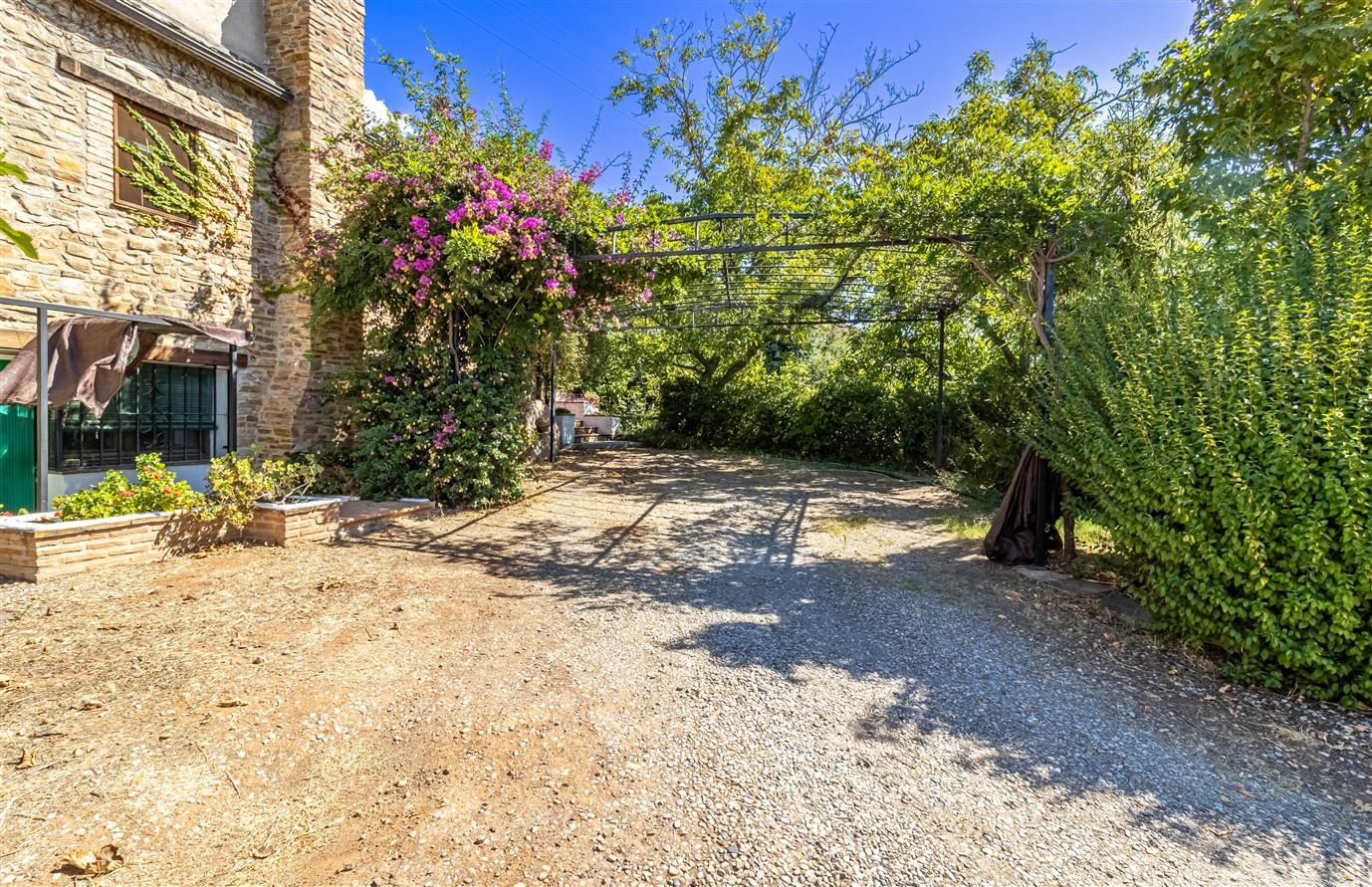 Villa for Sale in Lanjarón