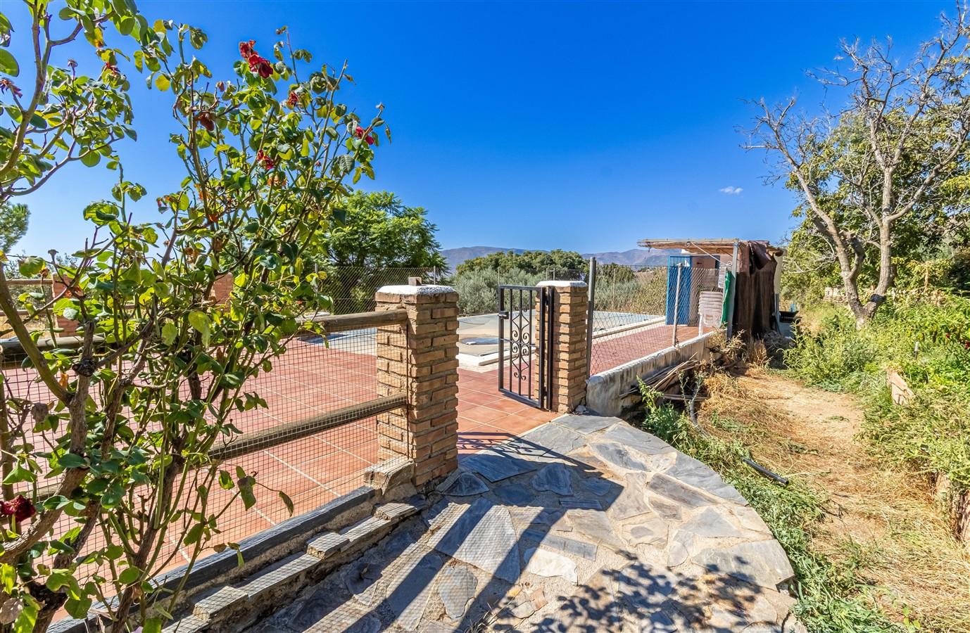 Villa for Sale in Lanjarón