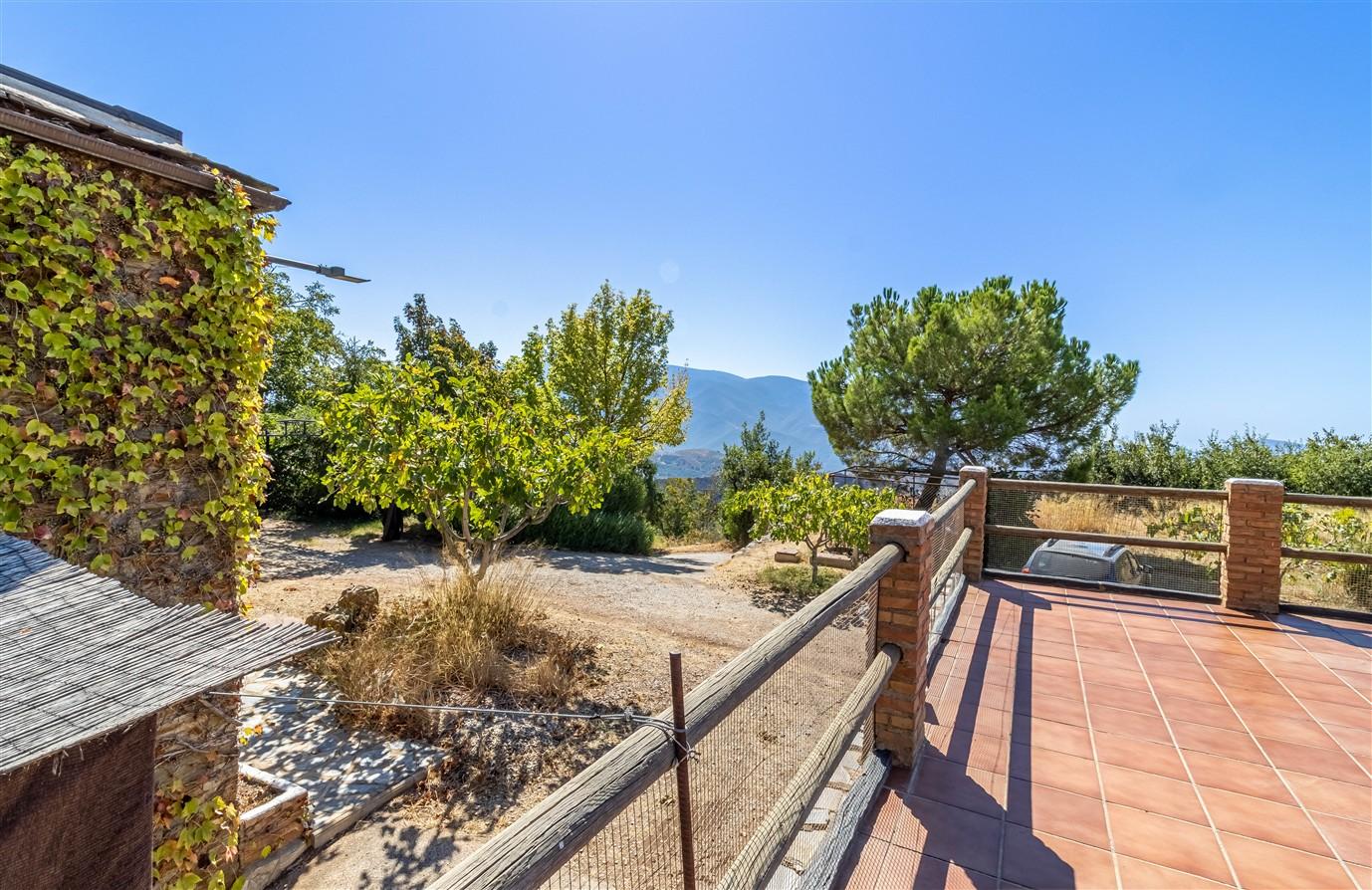 Villa for Sale in Lanjarón