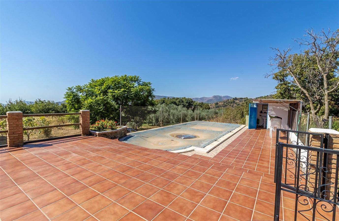 Villa for Sale in Lanjarón