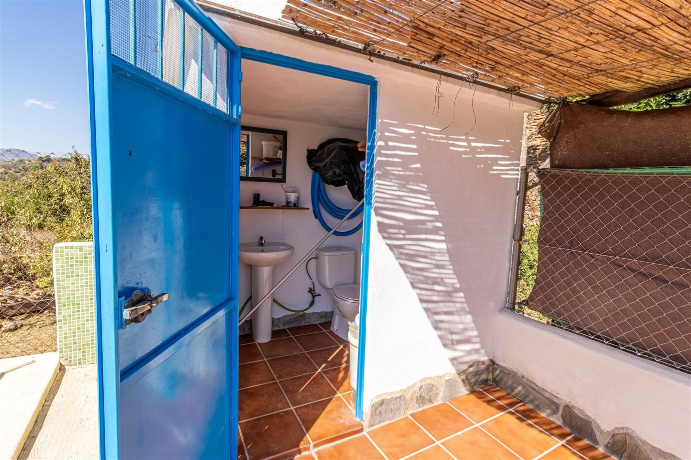 Villa for Sale in Lanjarón