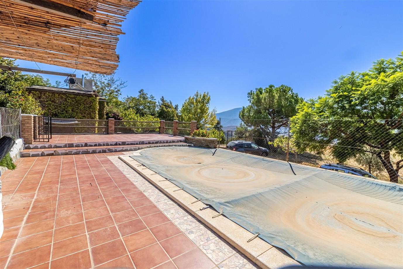 Villa for Sale in Lanjarón