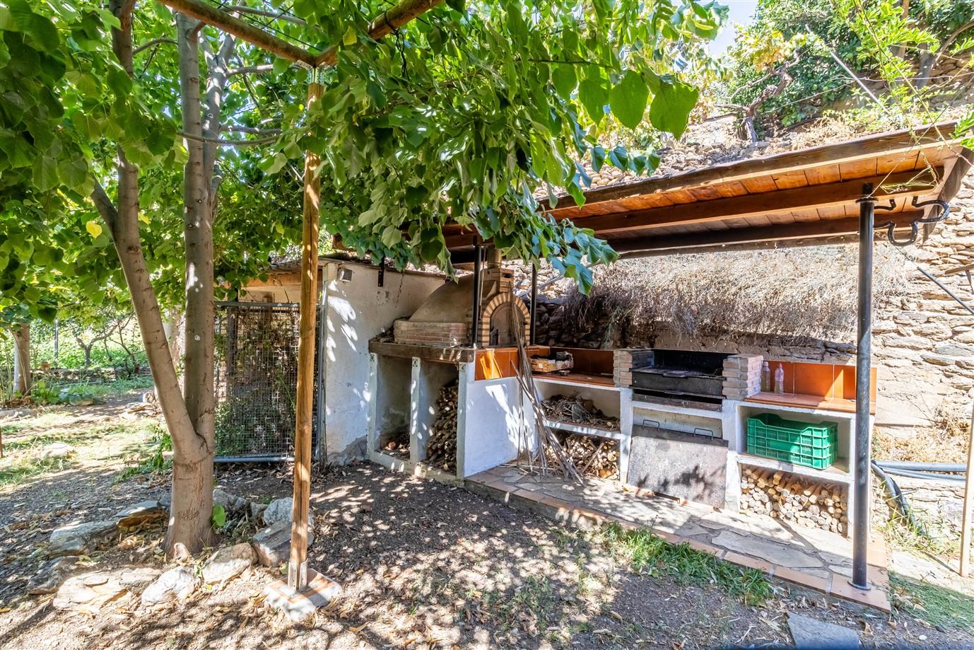 Villa for Sale in Lanjarón