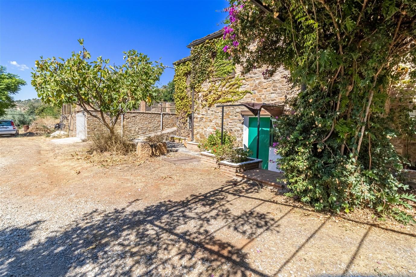 Villa for Sale in Lanjarón