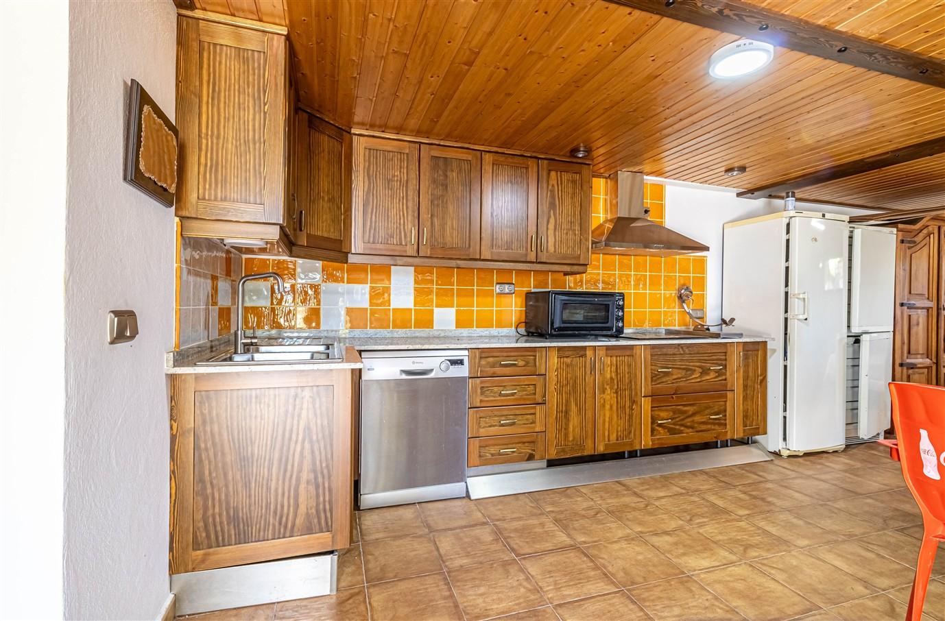 Villa for Sale in Lanjarón