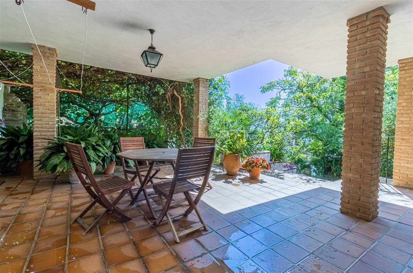 Villa for Sale in Lanjarón