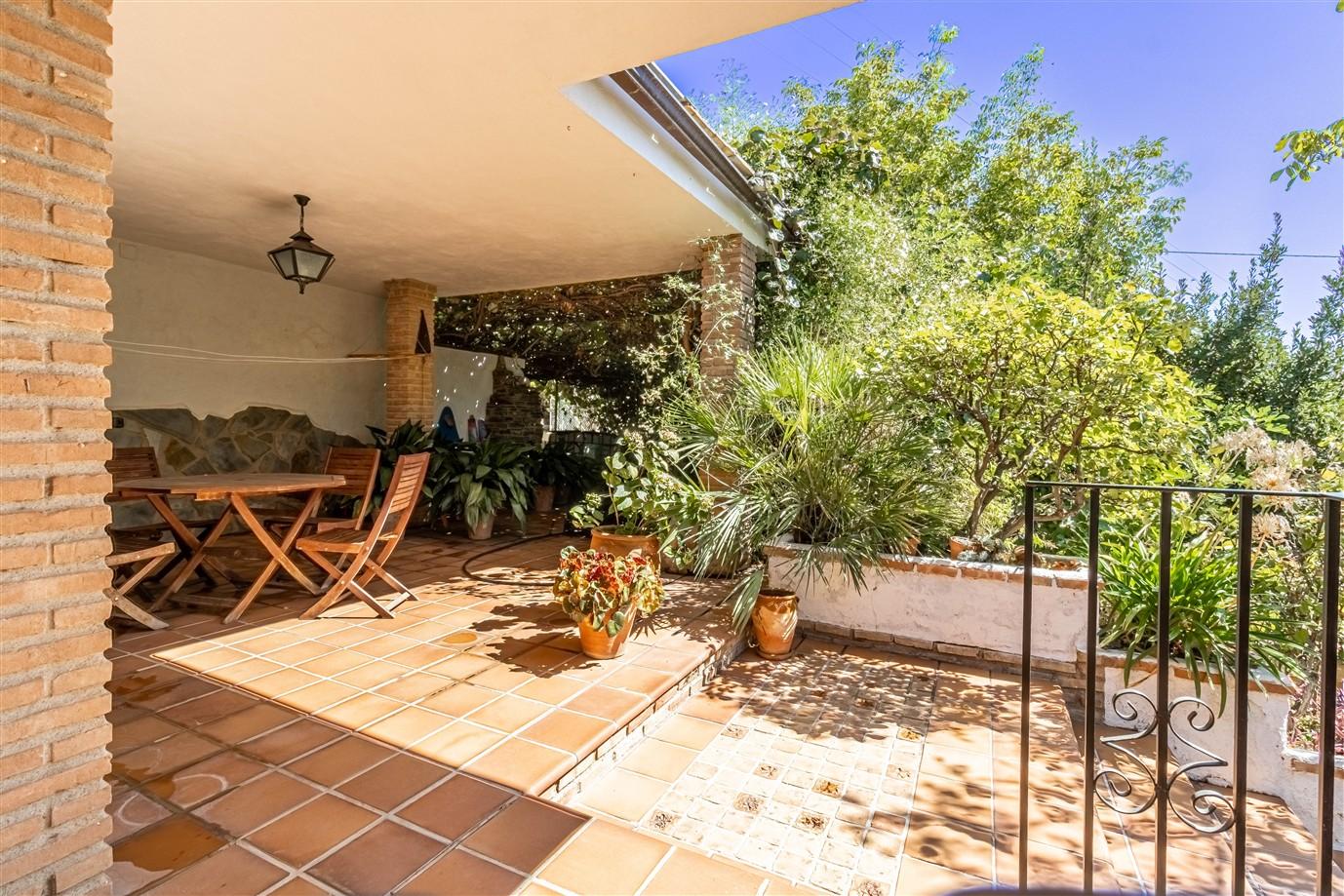 Villa for Sale in Lanjarón