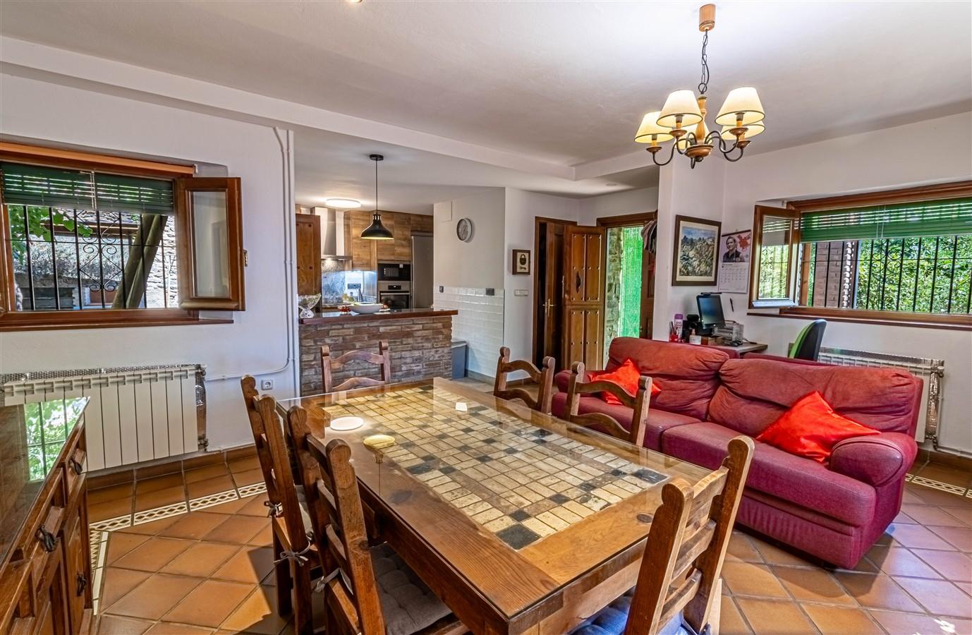 Villa for Sale in Lanjarón