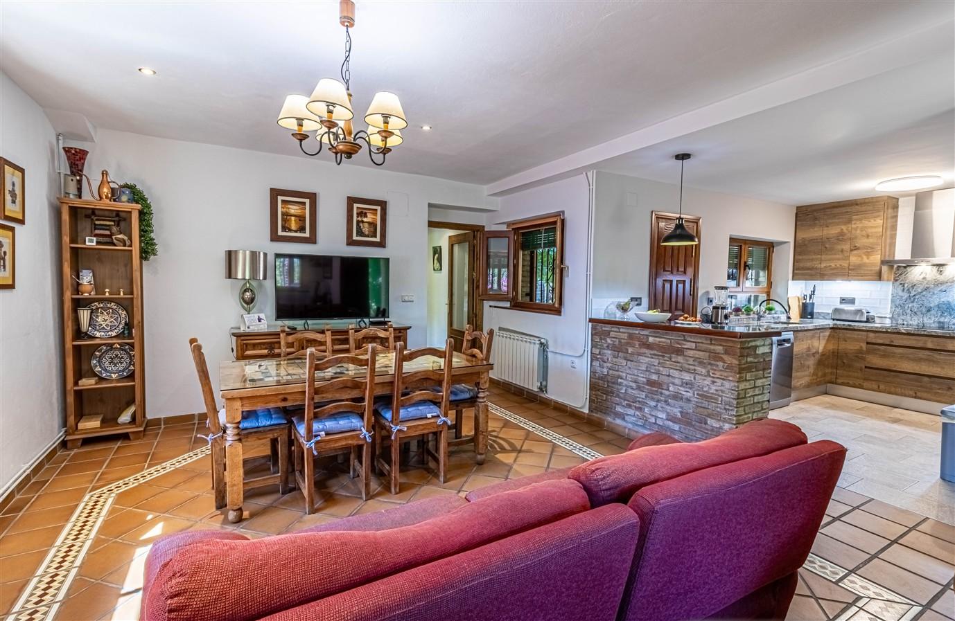 Villa for Sale in Lanjarón