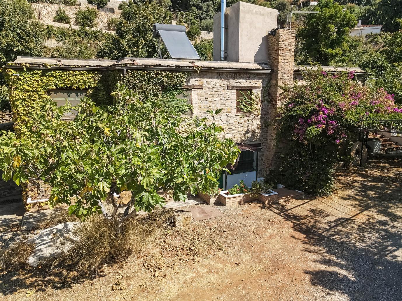 Villa for Sale in Lanjarón