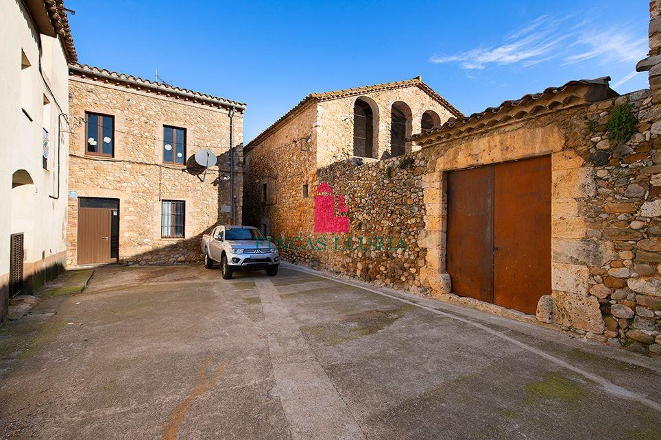 Chalet for Sale in Crespià