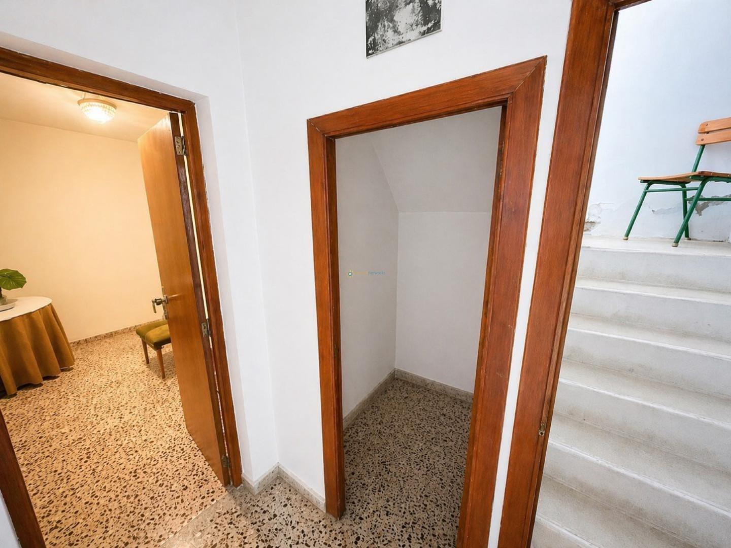 Semi-detached House for Sale in Aielo de Malferit