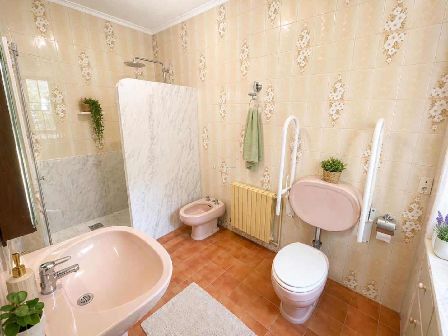 Semi-detached House for Sale in Aielo de Malferit
