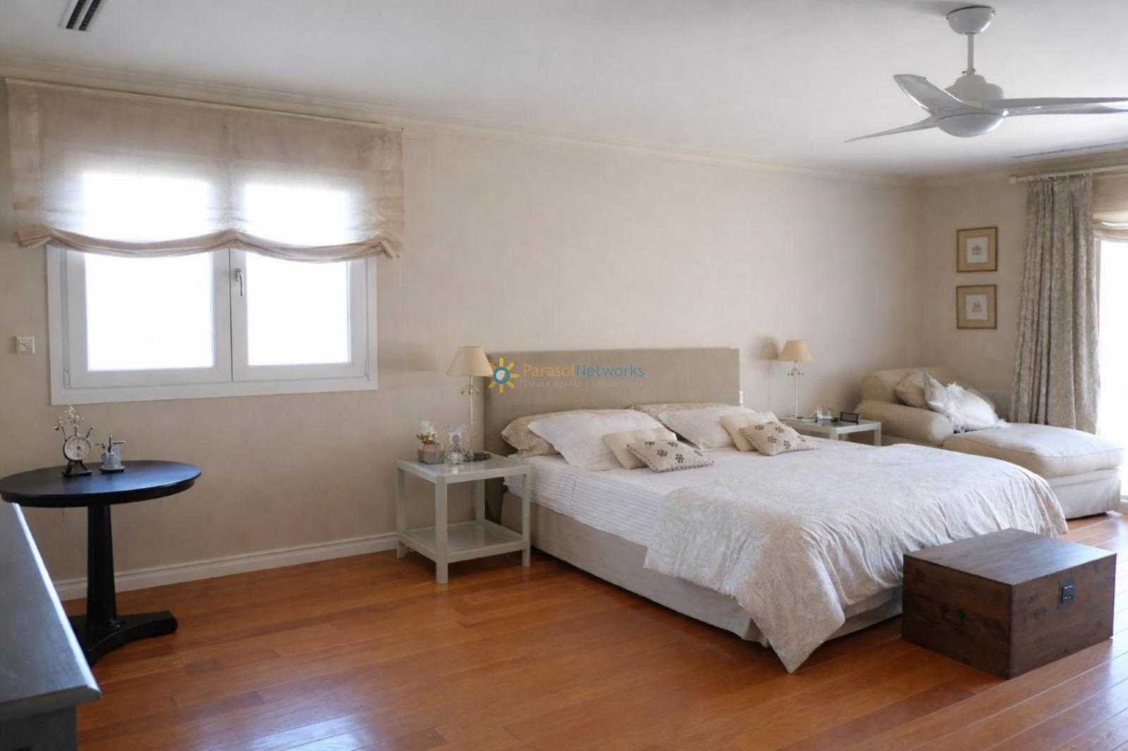 Villa for Sale in Gandia