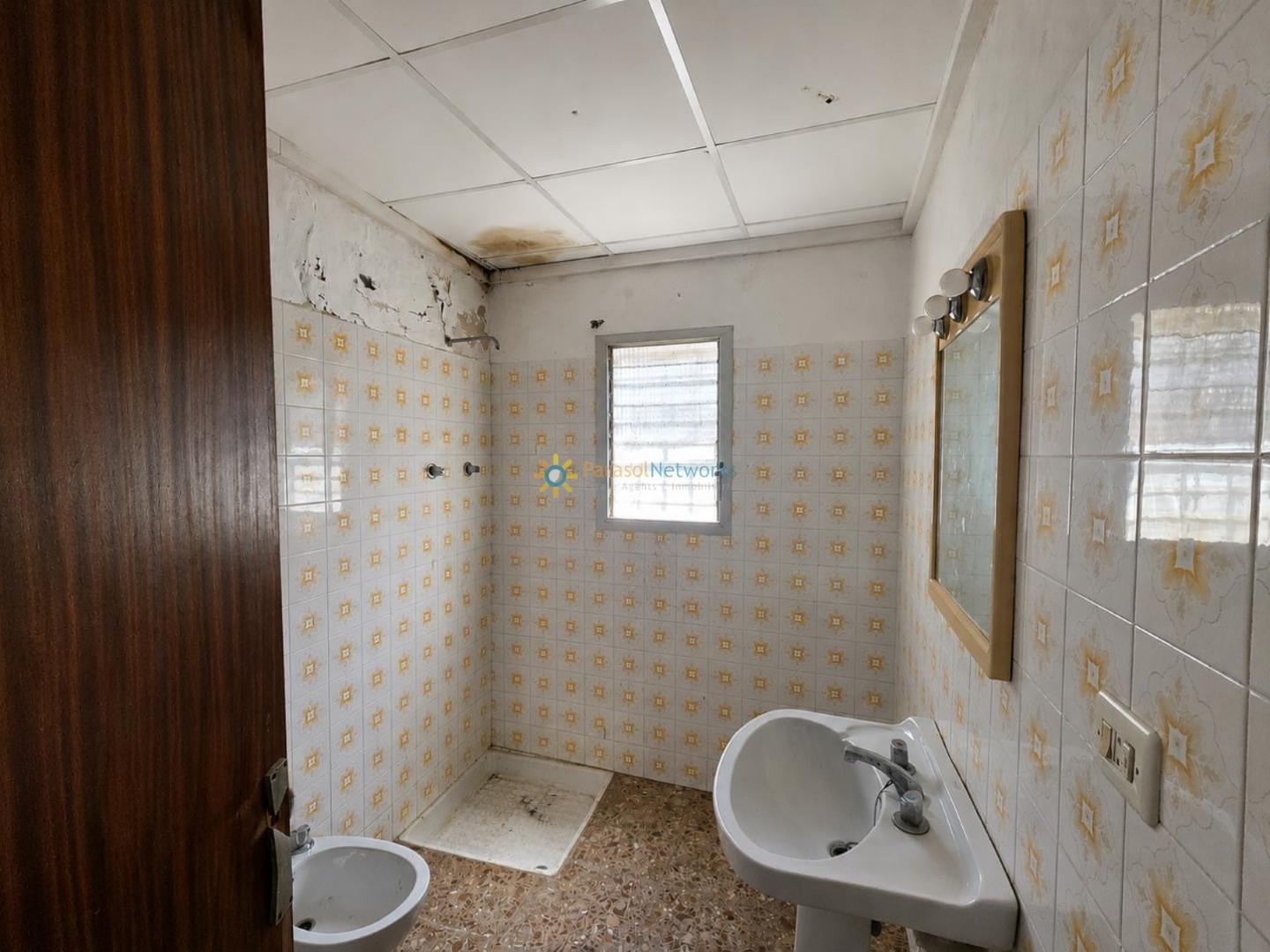 Semi-detached House for Sale in Sellent