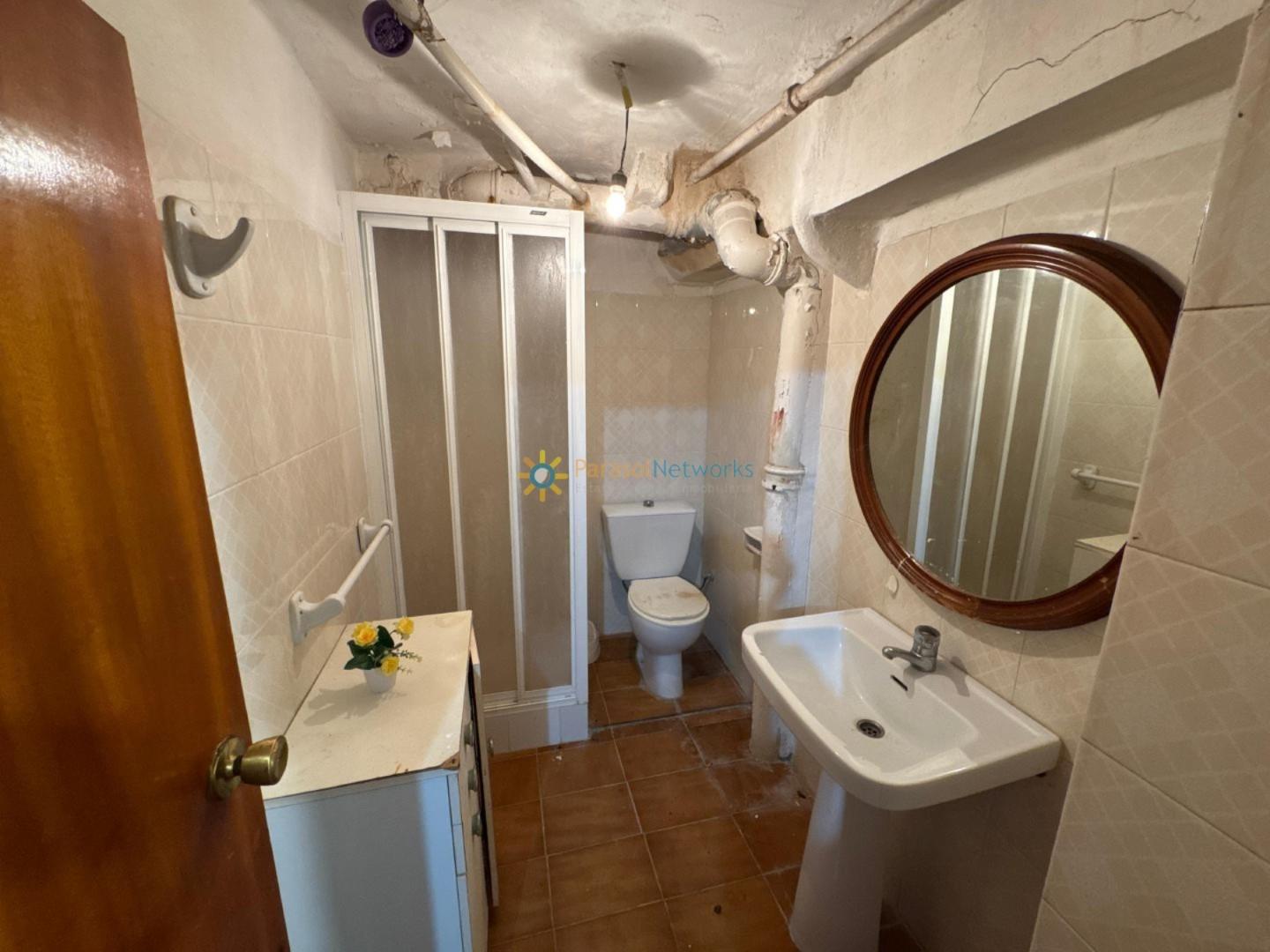 Premise for Sale in Piles