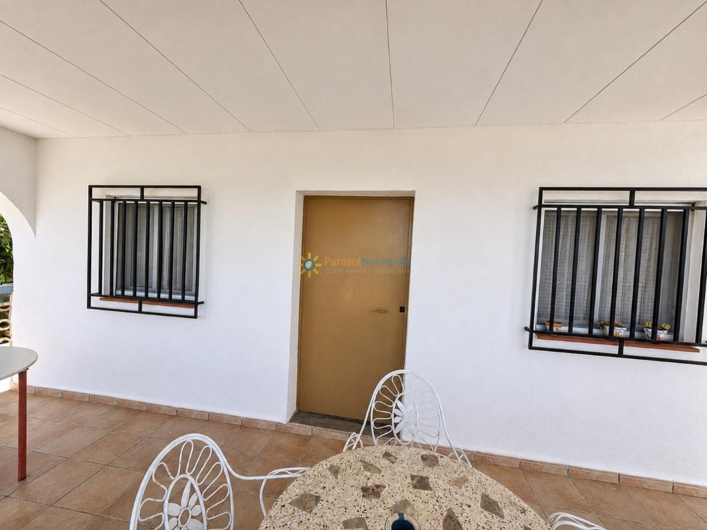 Chalet for Sale in Pego
