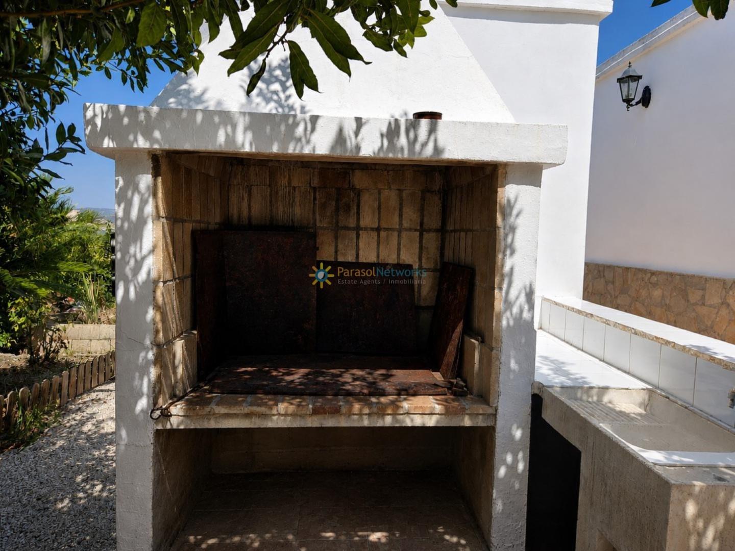 Chalet for Sale in Pego