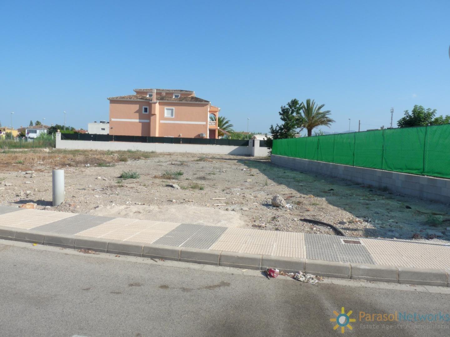 Plot for Sale in Oliva