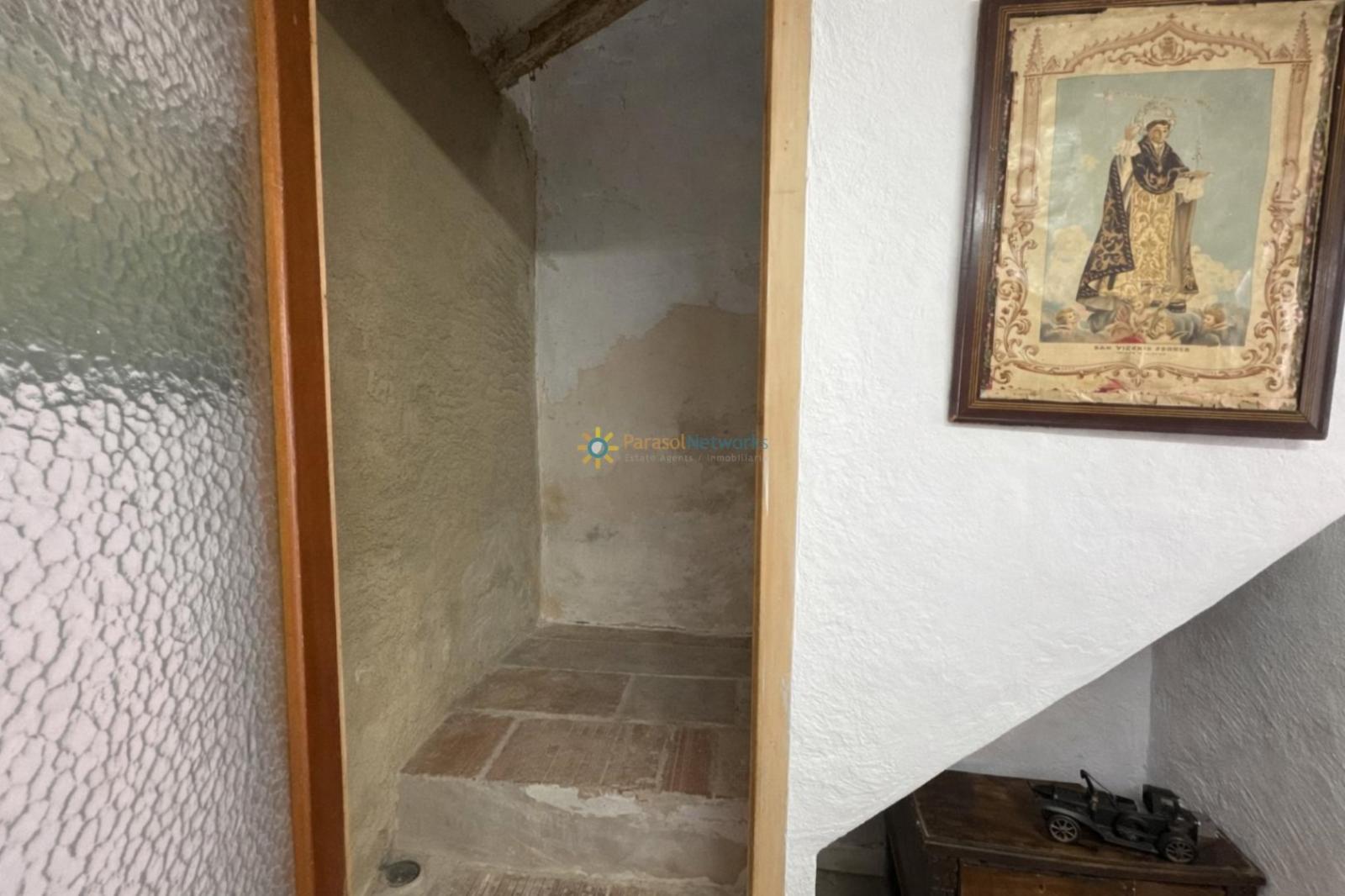 Semi-detached House for Sale in Bufali
