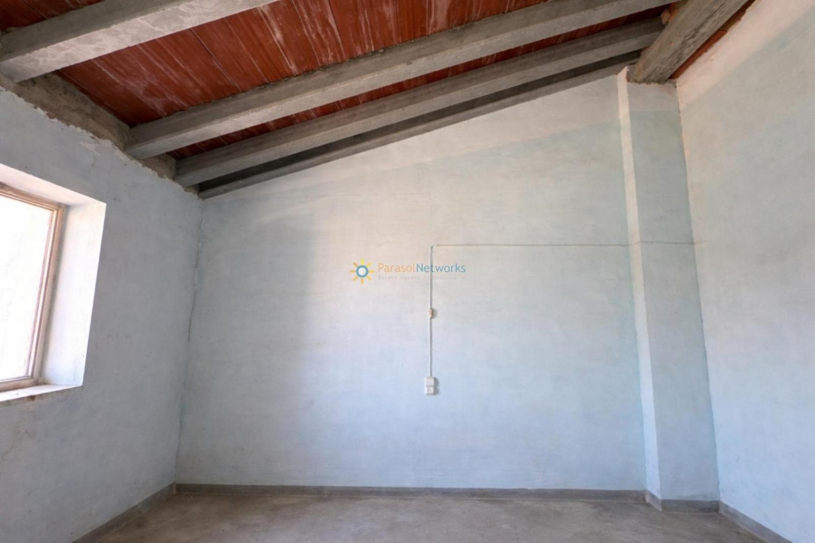 Semi-detached House for Sale in Bufali