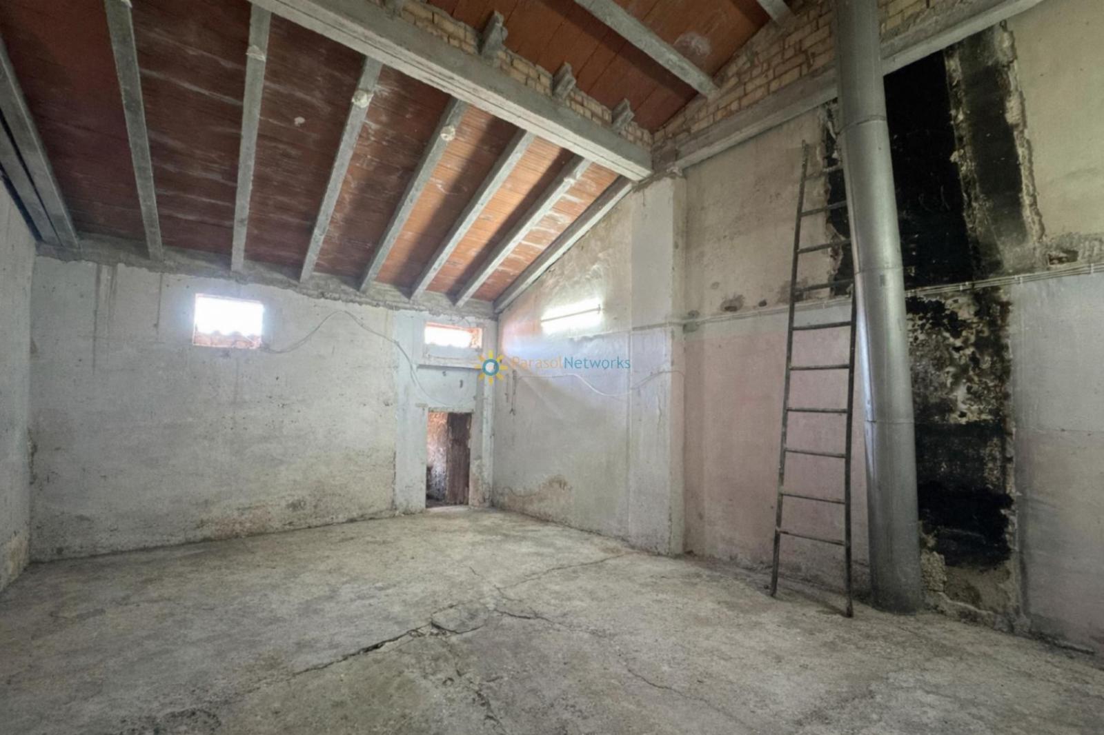 Semi-detached House for Sale in Bufali