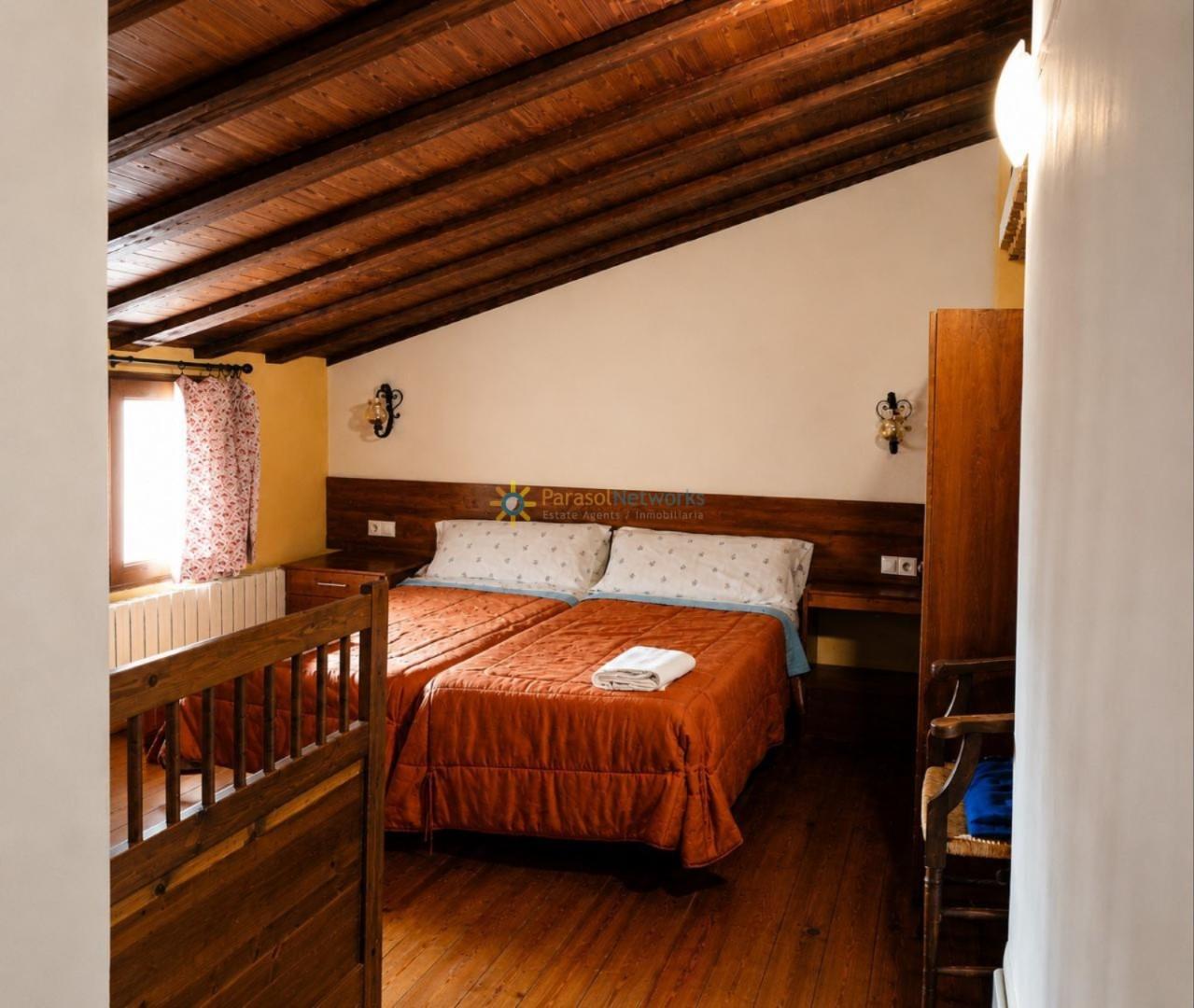 Semi-detached House for Sale in El Palomar