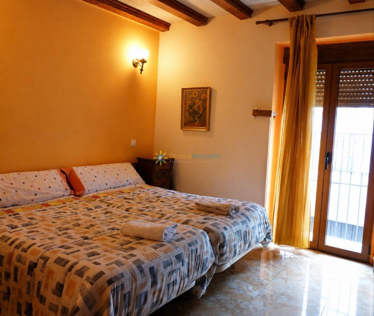 Semi-detached House for Sale in El Palomar