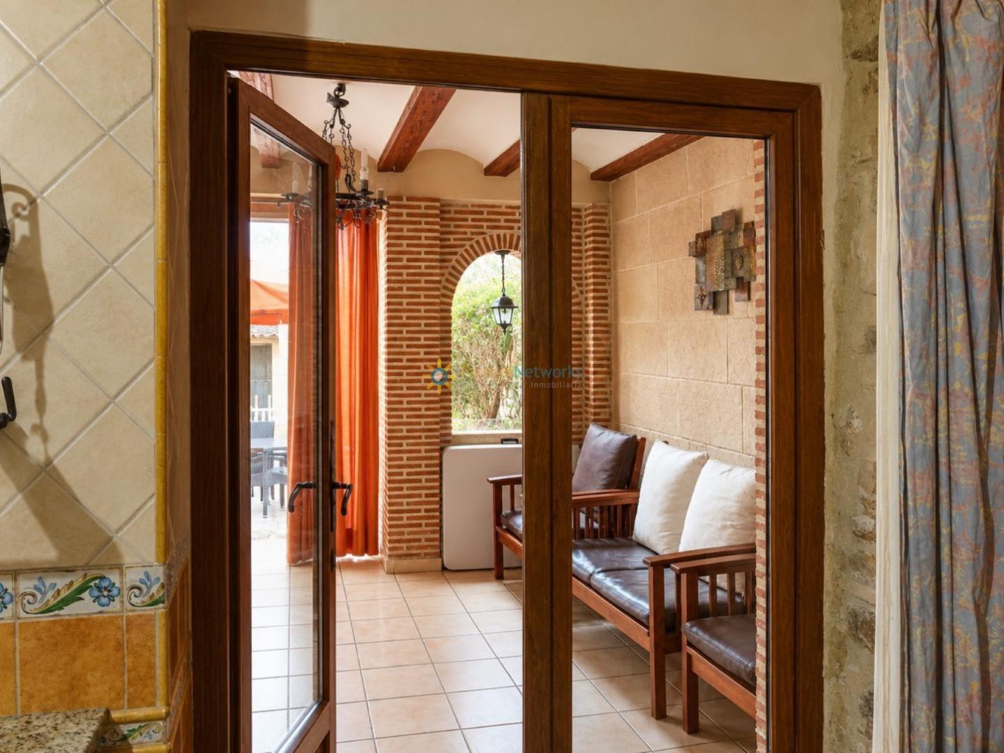 Semi-detached House for Sale in El Palomar