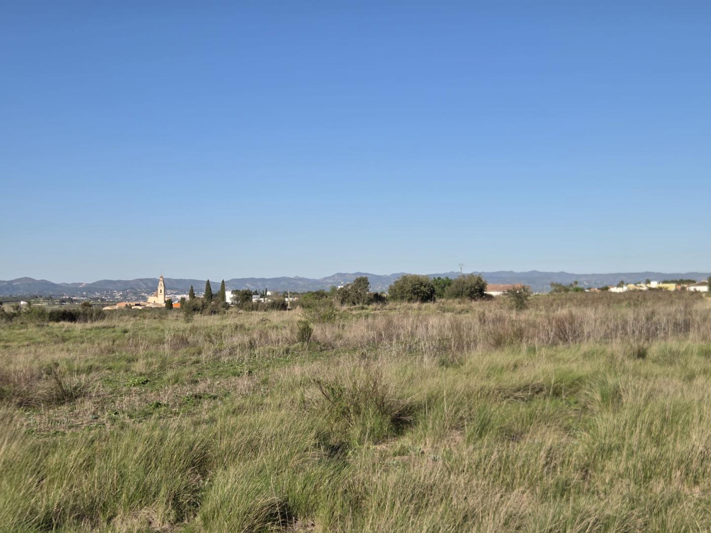 Plot for Sale in Montaverner